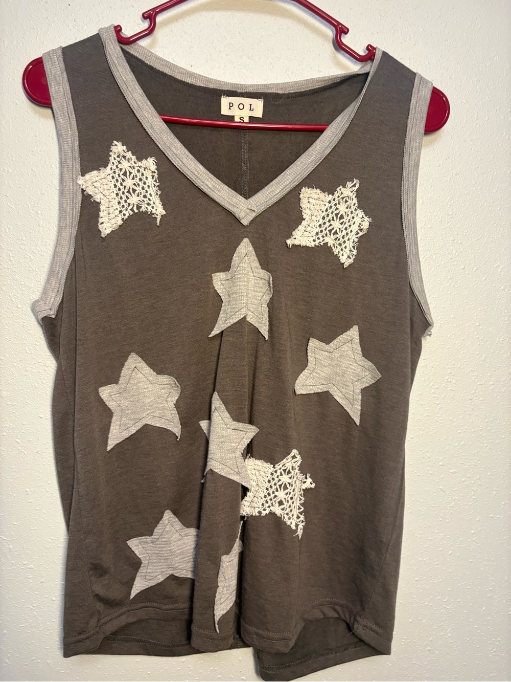 POL gray-brown V-neck tank with cream star appliqués